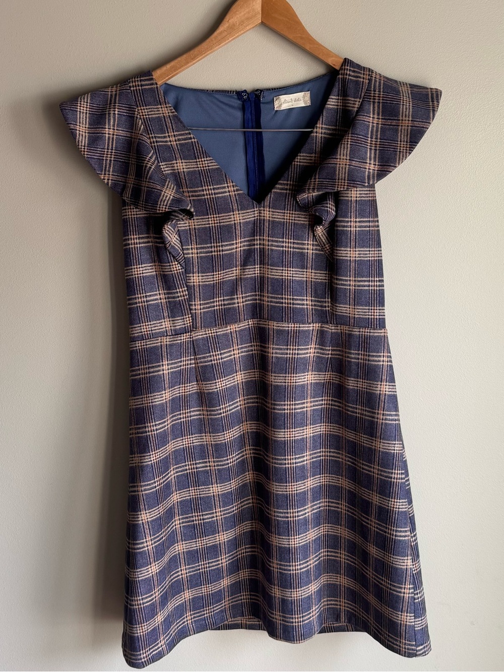 Altar’d State Plaid‎ V-Neck Ruffle Sleeve Dress in Navy and Tan Size Large